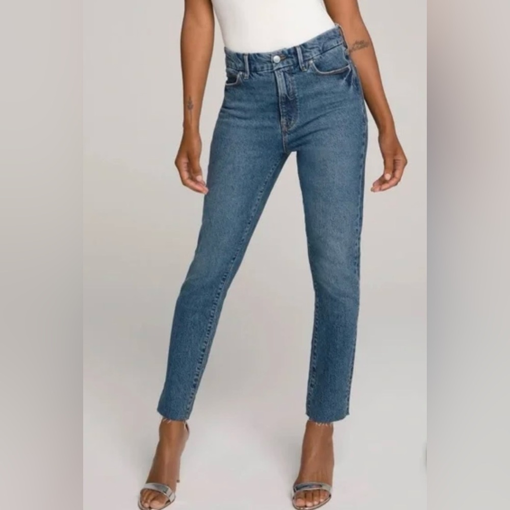 NWT Good American Good Classic Raw Hem Jeans
